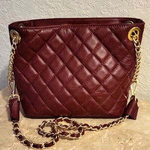 Peuzzi Quilted Burgundy Chain Shoulder Bag